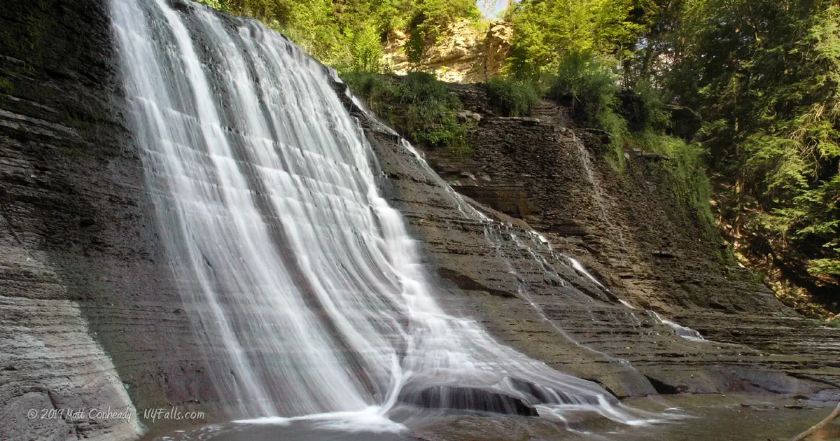 Large waterfall on sugar creek glen.
