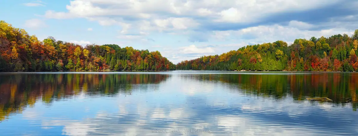 A panoramic view of Green Lake in autumn.