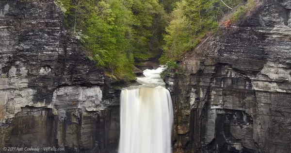 A view of Taughannock Falls' crest and the creek above the falls.