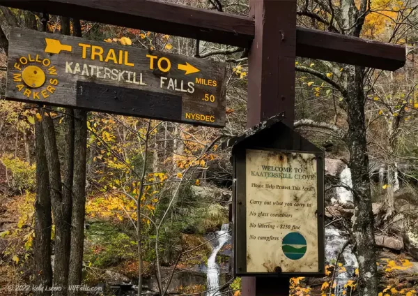 Trailhead at Bastion Falls in autumn on Route NY 23A