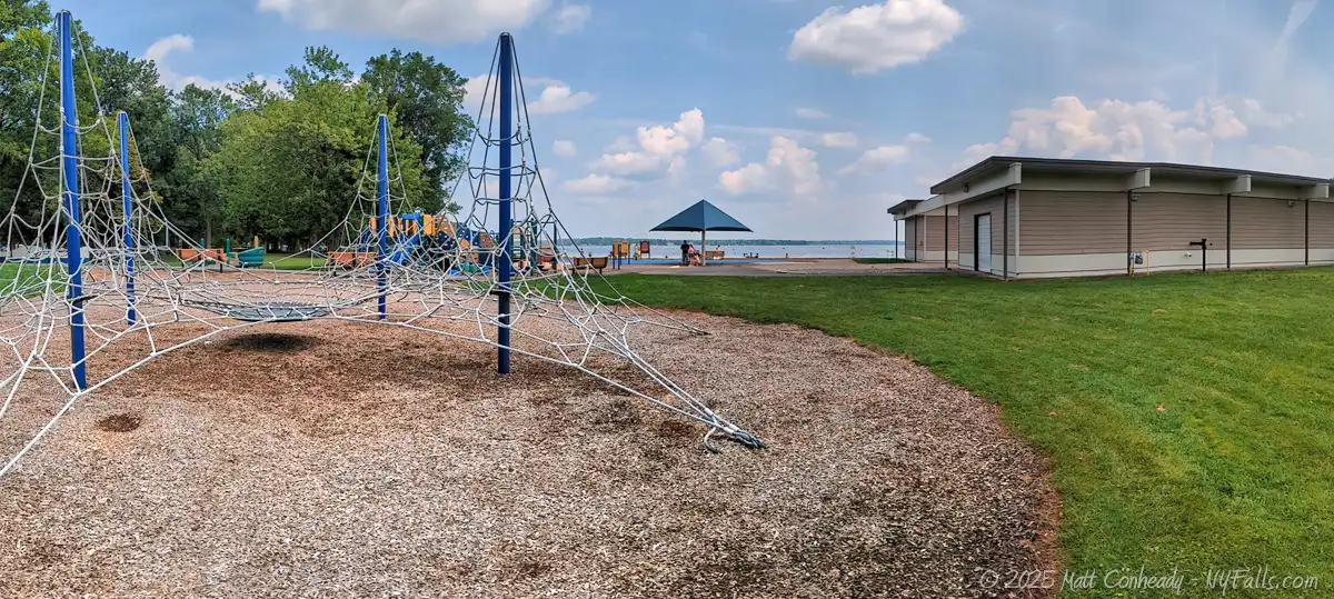 Playground and bathhouse at Oneida Shores County Park