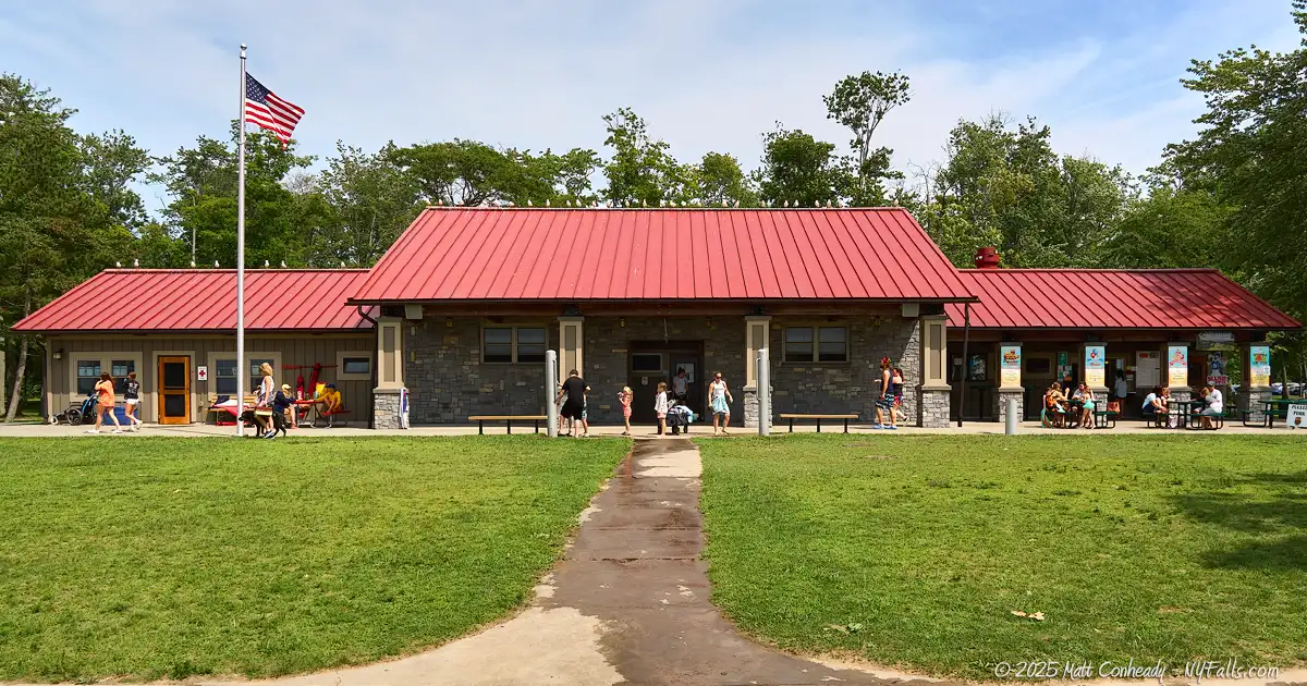 Bathhouse and snack bar at Verona Beach State Park